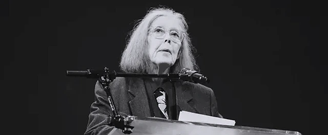 Imagen de portada sobre Anne Carson, galardonada con el Nobel de Literatura 2026 y publicada en México por Vaso Roto