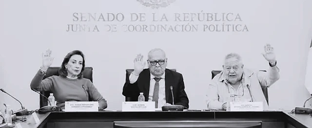 Restricción de celulares en educación básica aprobada por comisiones del Senado, a tres semanas de la norma de la SEP